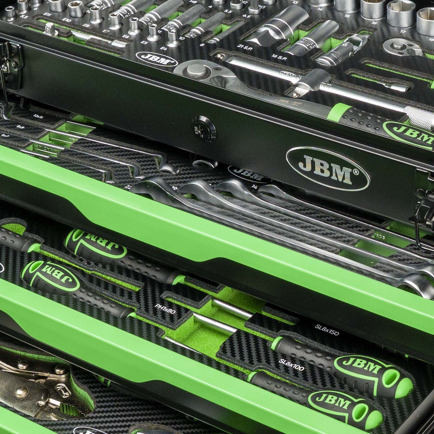 JBM työkalulaatikko työkaluilla 143 osaa